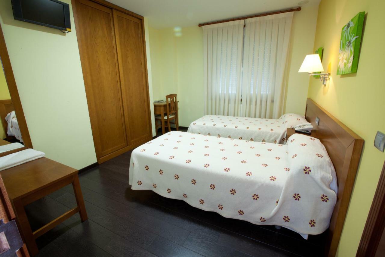 Hotel Terranova Oza de los Ríos Extérieur photo