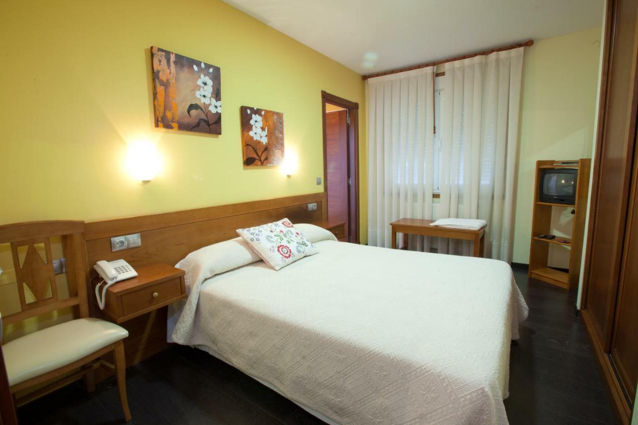 Hotel Terranova Oza de los Ríos Extérieur photo