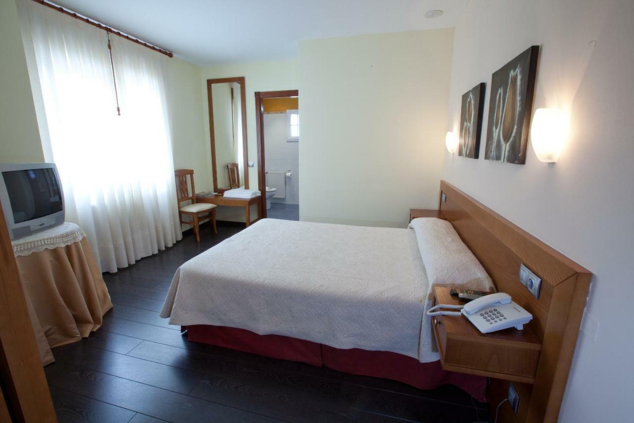 Hotel Terranova Oza de los Ríos Extérieur photo